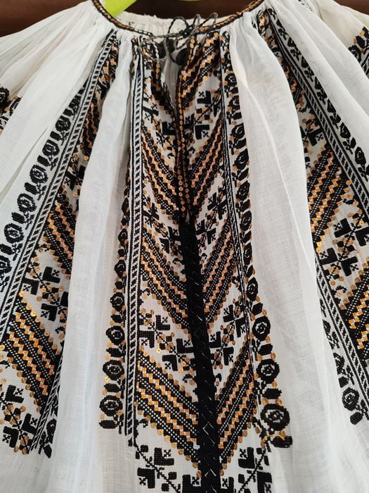 IE autentică /port popular /Camasa autentică