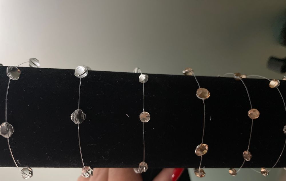 Гривна на корда с кристал елемент Сваровски