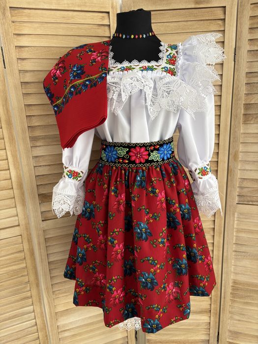 Costum popular din Maramures pentru femei compley