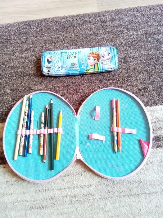 Несесери за училище