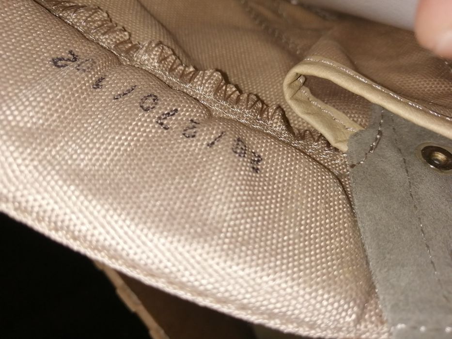 Vind bocanci diferiti