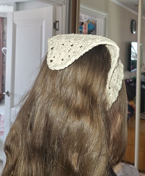 Береты и косынки.