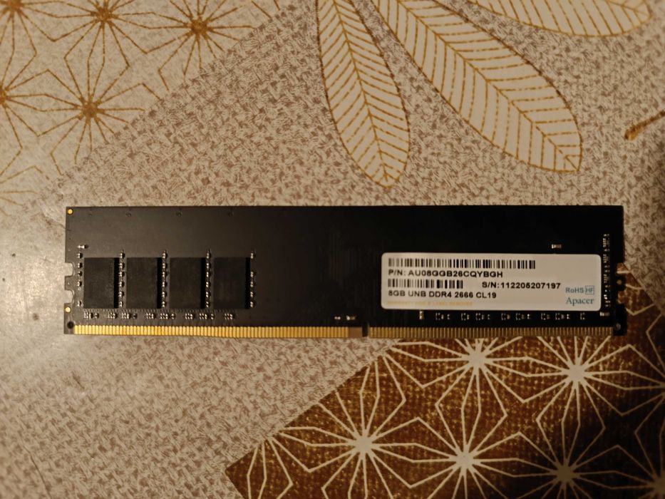 8 GB RAM + procesor i3 generația a10a