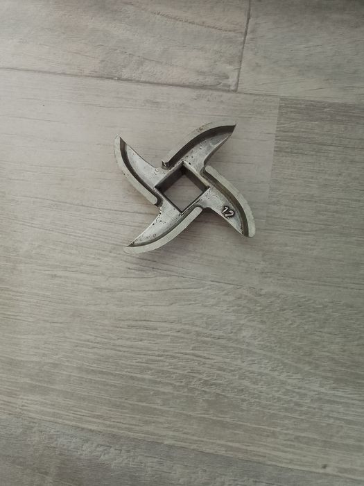 Мясорубка сотилади холати янгидек