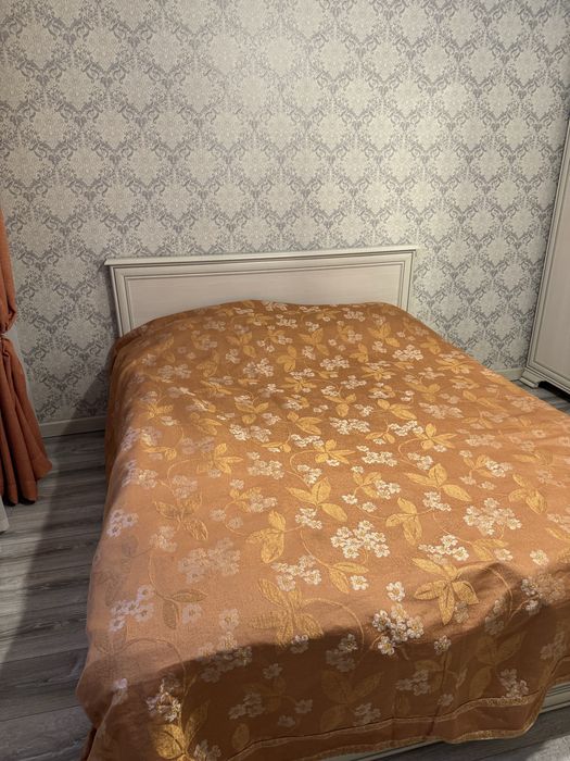 Продается спальный гарнитур