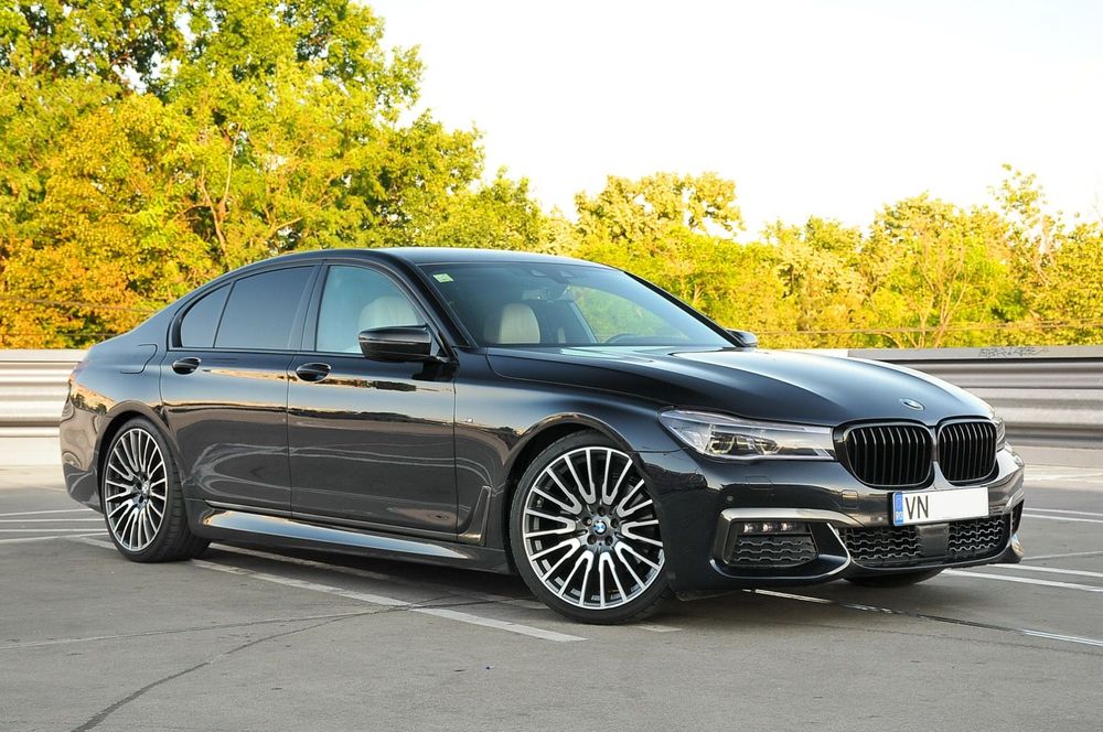 BMW Seria 7 BMW 730d 265 cai/Xdrive/2016/Pachet M/Interior alb romburi/Tableta/Inc