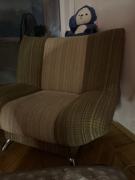 Продам удобное кресло для гостинной