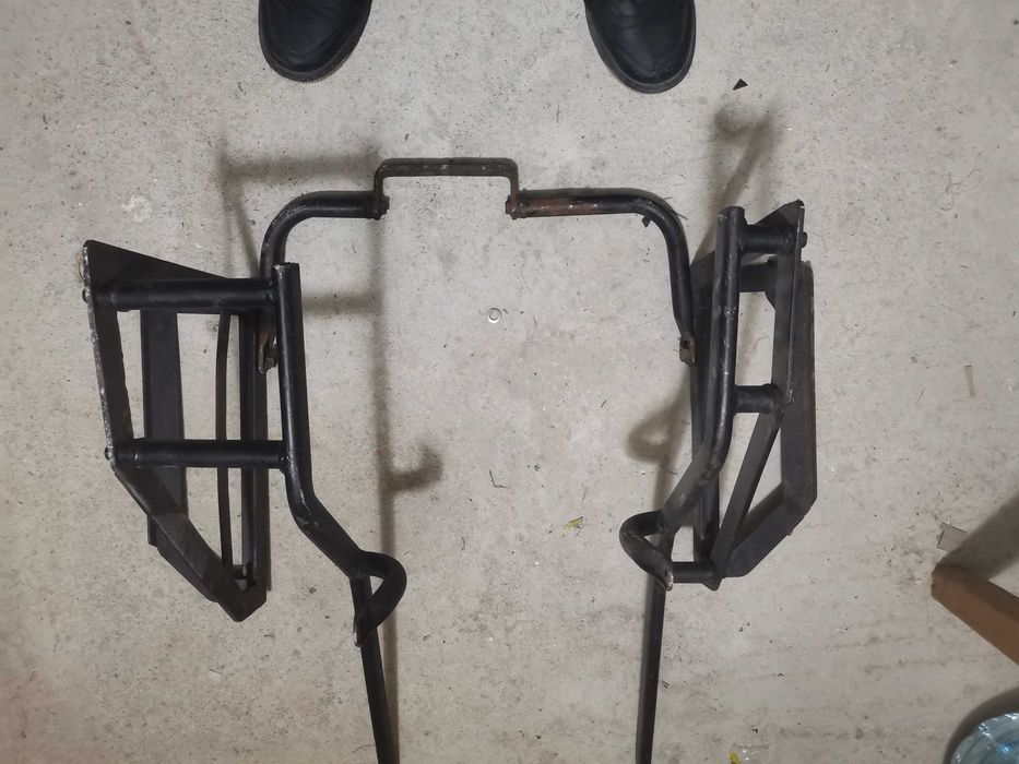 Багажник за странични куфари