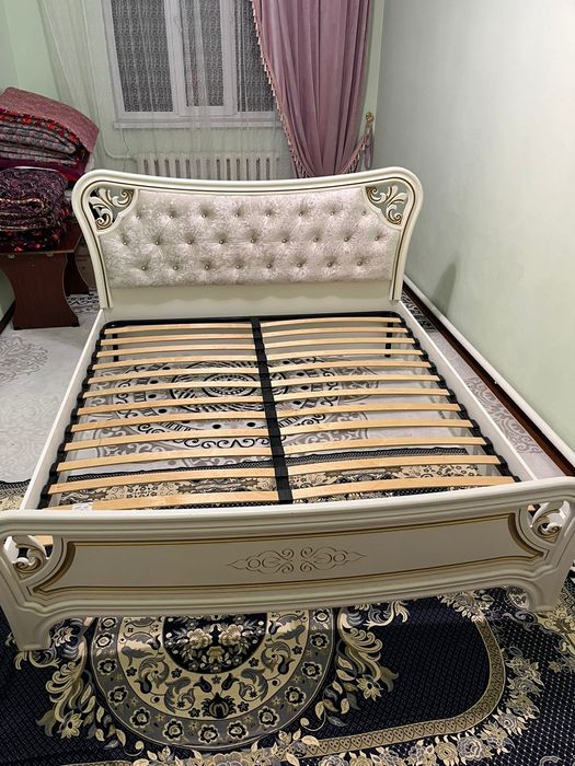 2 адамдық кровать матрасымен сатылады