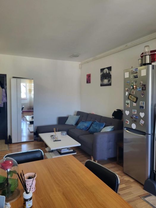Vand apartament cu 2 camere