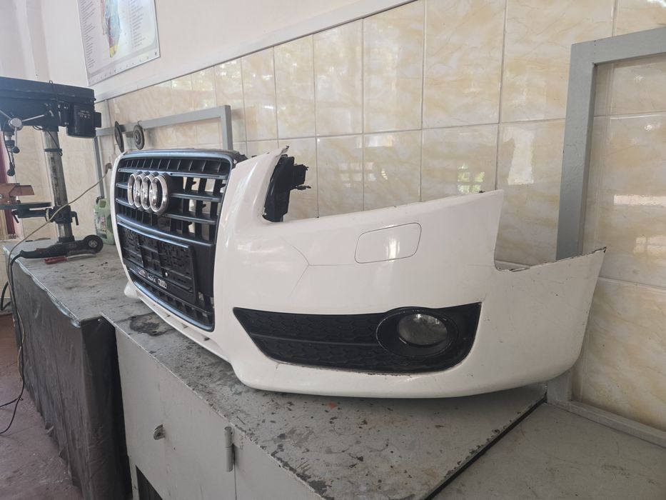 Передний бампер Audi A5 2010