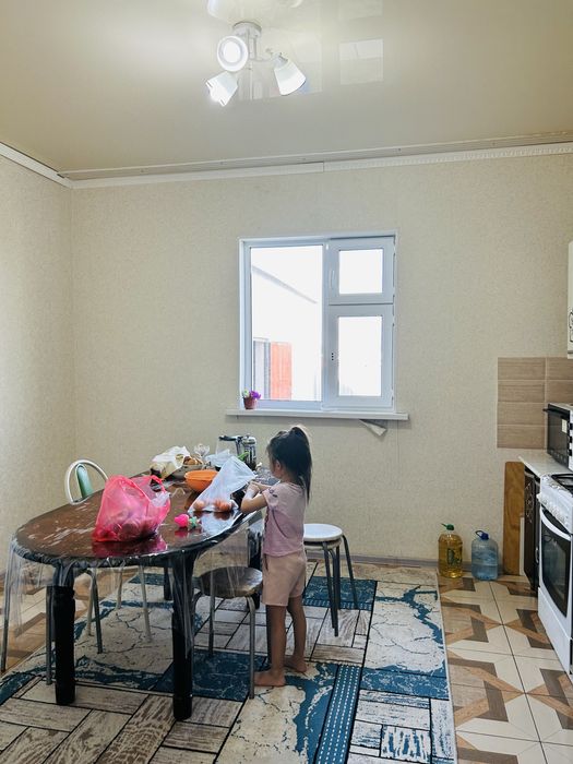 Кухонный Стол ,со стулями