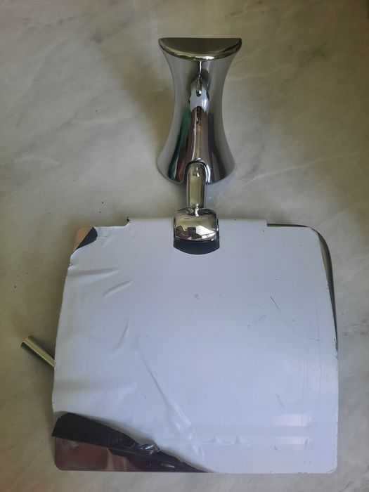 Держатель для туалетной бумаги хромированный.Новый