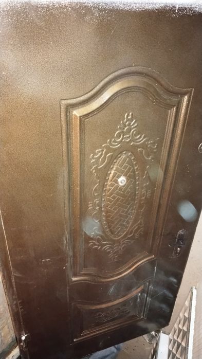 Продается железная дверь
