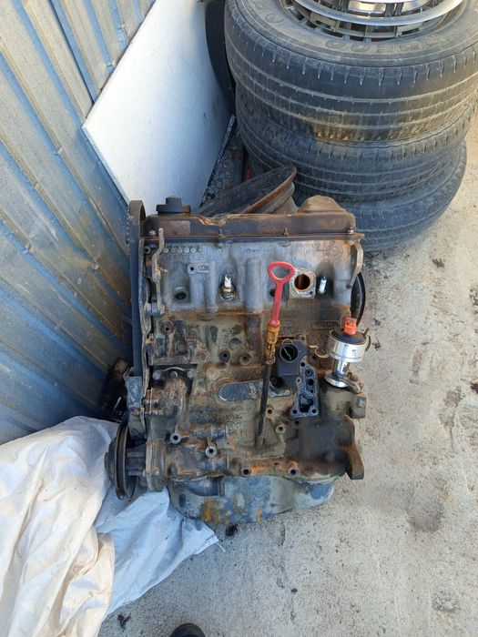 Двигатель на запчси