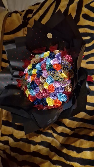 Trandafiri din satin