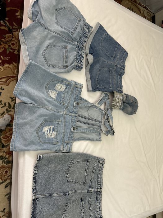 Продам джинсовые шорты и комбинезон