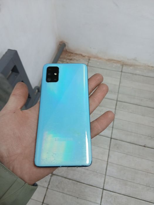 Samsung A51 состаяна хороший