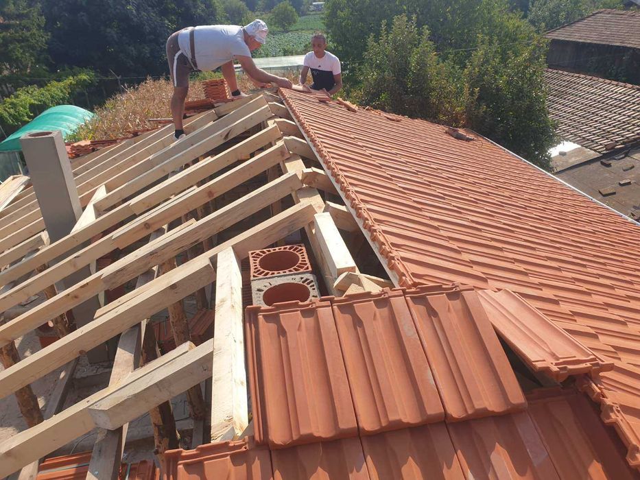 Услуги с багер, самосвал и строителна техника