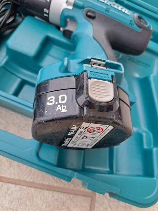 Masină de găurit și înșurubat cu acumulatori,  Makita 8434D