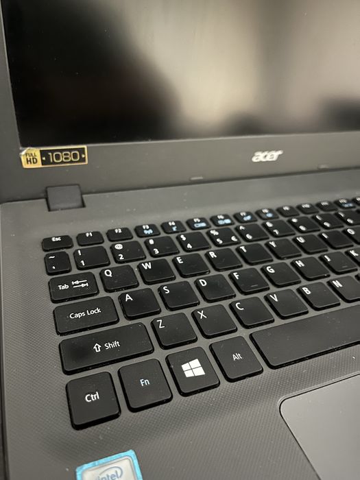 Laptop Acer Aspire ES-574G + mouse