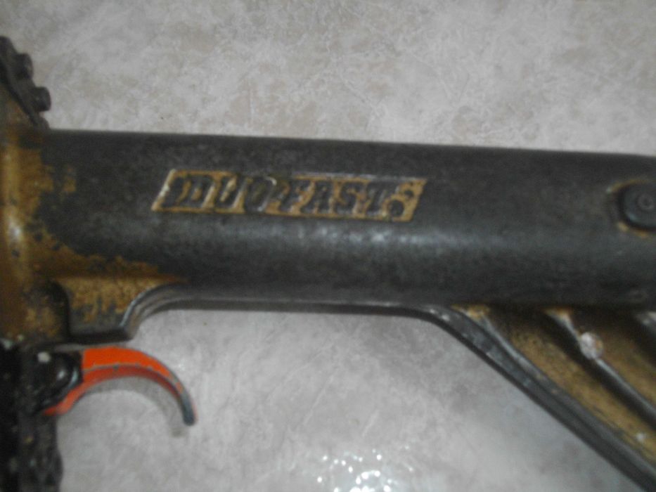 Пневматичен Такер Duo-Fast MAX за пирони до 50mm