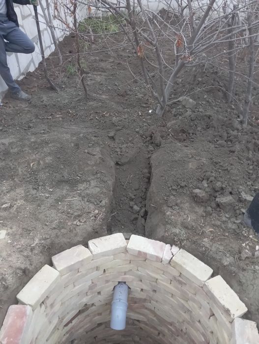 Kalodes kanalizatsiya uchun transhey qozish xizmati