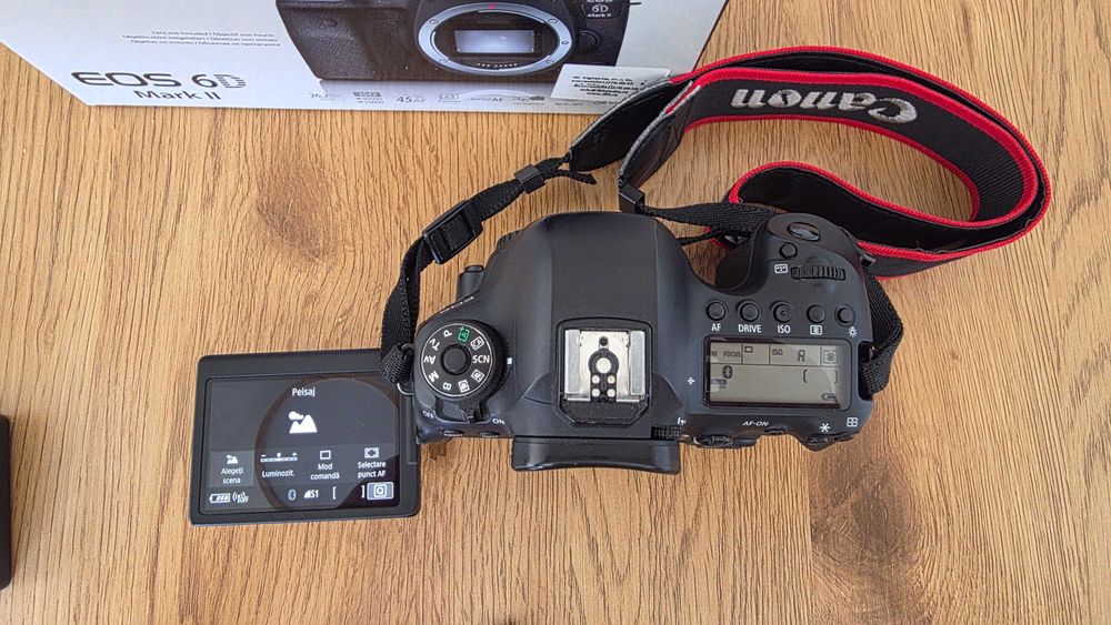 Aparat foto Canon 6D Mark II Full Frame + 3 baterii + cutie si acte