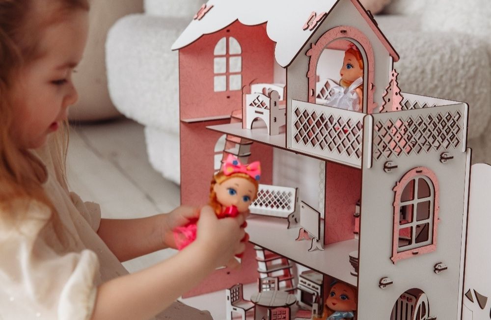 Скидка!Роскошный трёх этажный кукольный домик с мебелью и куколкой