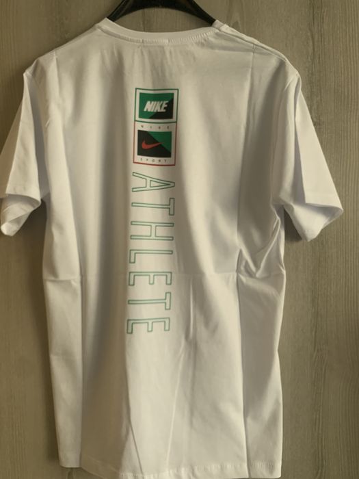 Мъжка тениска Nike в 4 цвята