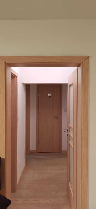 Inchiriez apartament cu 3 camere situat in centrul civic