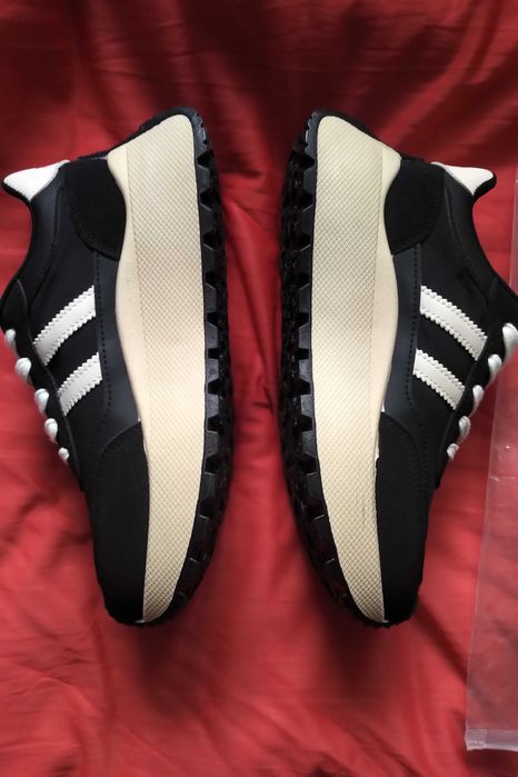 НАМАЛЕНИ - Модни черни и бежови маратонки