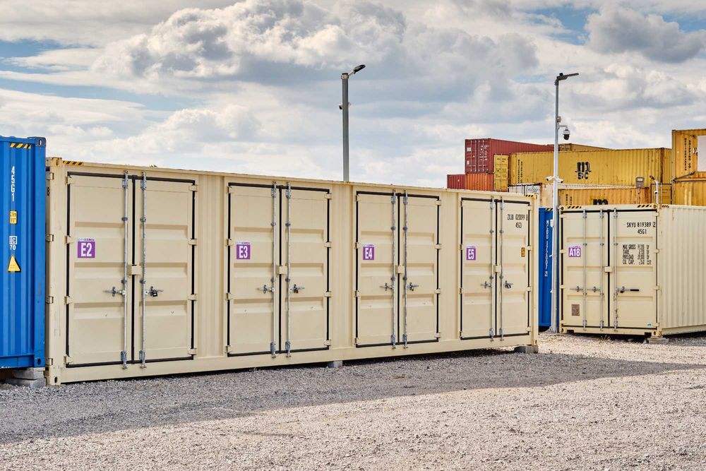 Моркси контейнери за склад под наем