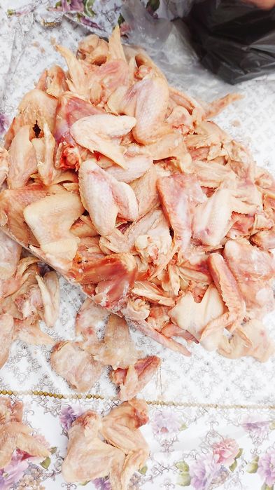 Куриные крылышки и кости
