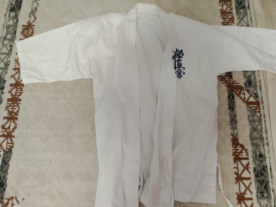 Продам кимано каратэ