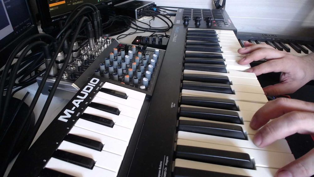 midi - Instrumente muzicale | OLX.ro