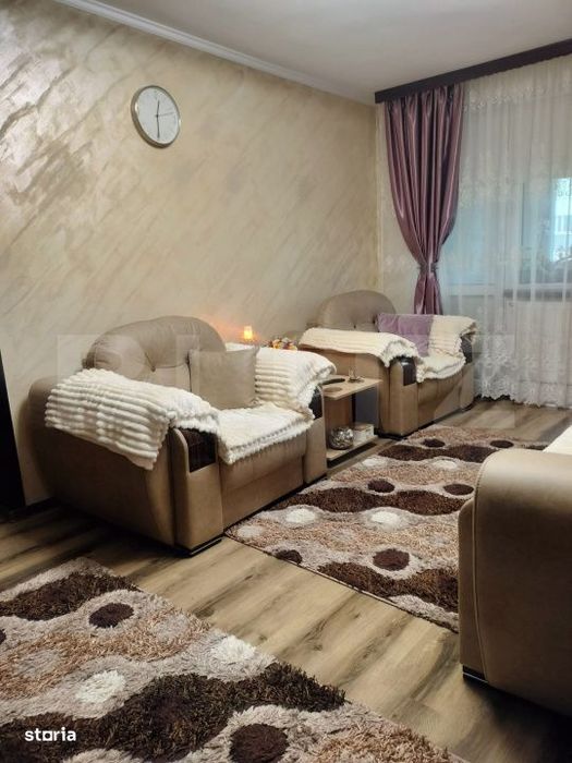 Apartament de vanzare, cu 2 camere, spatios si complet renovat, zona B — fotografia 1