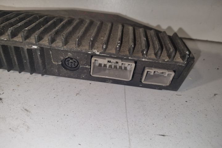Amplificator audio 02W42 Volvo S80 prima generatie