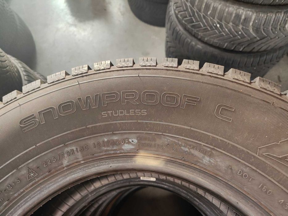 2бр.зимни гуми 225/75/16C Nokian