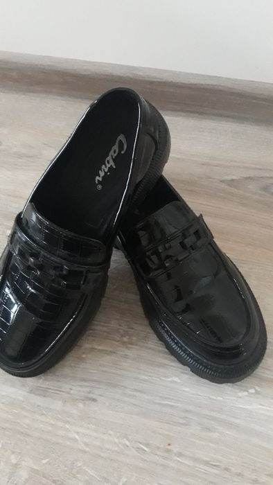 Дамски лачени обувки 38 номер