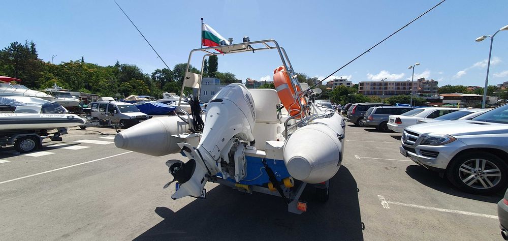 МОТОРНА ЛОДКА 5.5м.