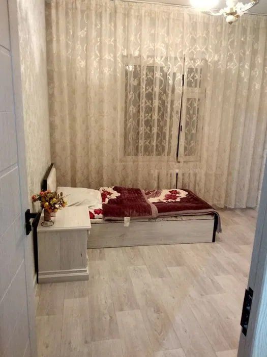 Не Маклер!!! Продаётся 5-комнатня квартира в хорошем в удомном районе