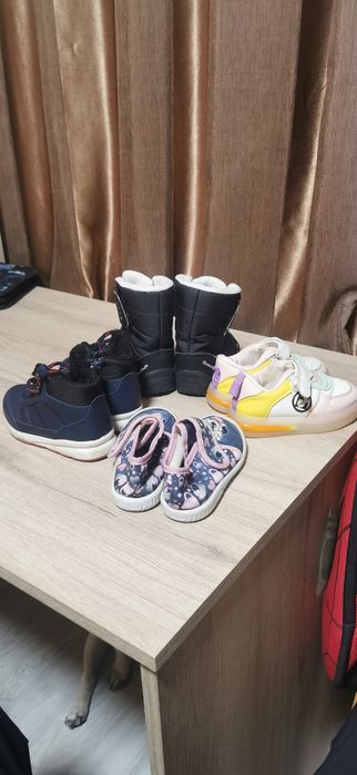 Детски обувки /4 чифта/ 24номер