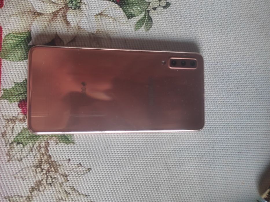 Vând Samsung A7 la preț bun