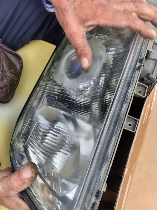Продам фары на Мерседес 140 кабан