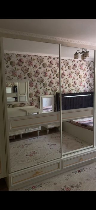 Спальный гарнитур в отличном качестве