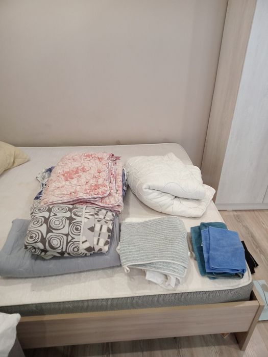 Продам одеяла, подушки