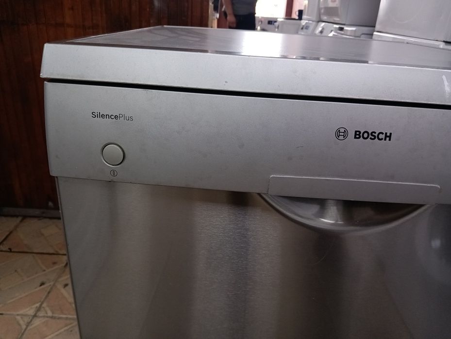 Сива свободно стояща съдомиялна Бош Bosch 60 см 24месеца гаранция!