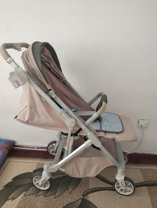 Продам прогулочную коляску срочно