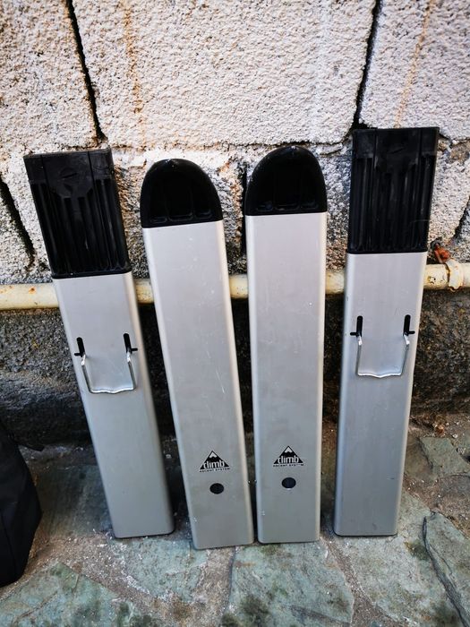 Vând schiuri tura pliabile cu legături pt bocanci